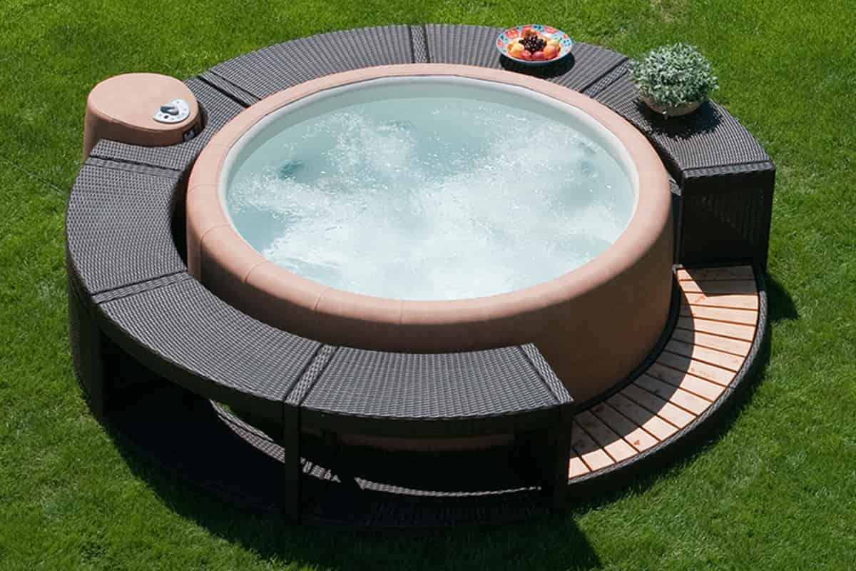 Softub Whirlpools • Shop • Whirlpool Shop bei Wien • Online bestellen!